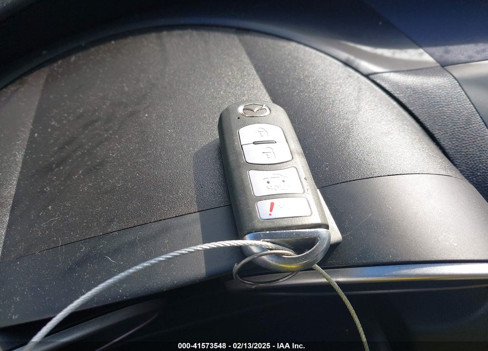 2011 MAZDA MAZDA3 VIN: JM1BL1U52B1357902