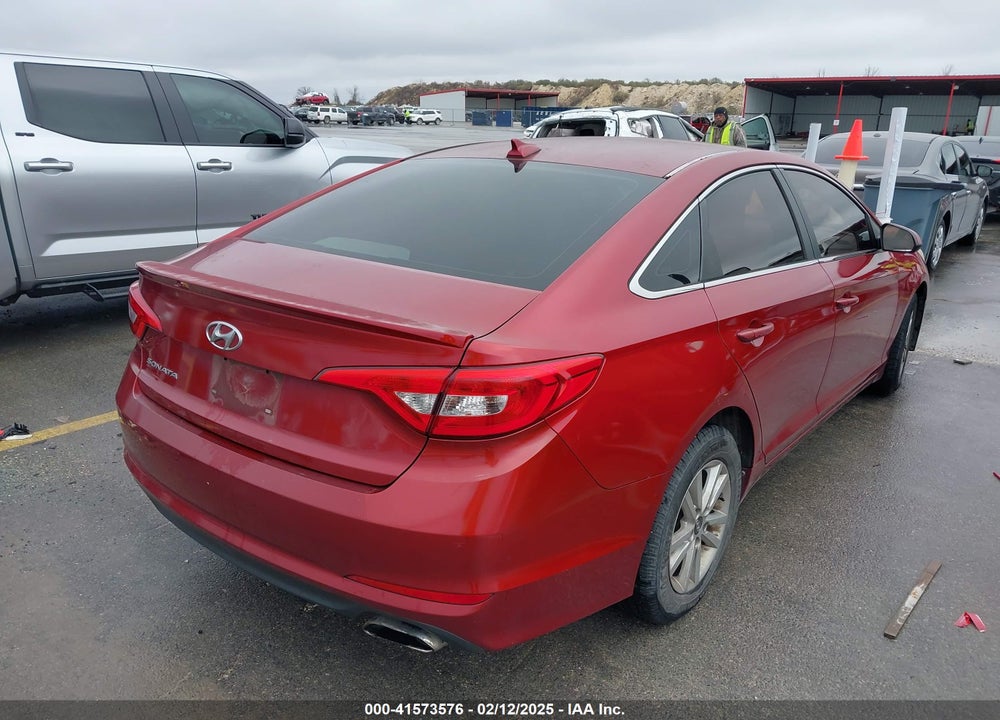 2015 HYUNDAI SONATA SE VIN: 5NPE24AFXFH161199