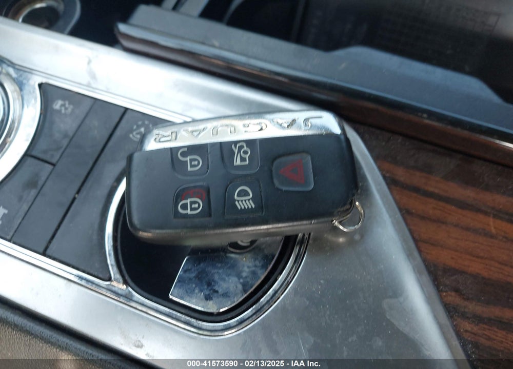 2014 JAGUAR XF VIN: SAJWA0ES4EPU09281