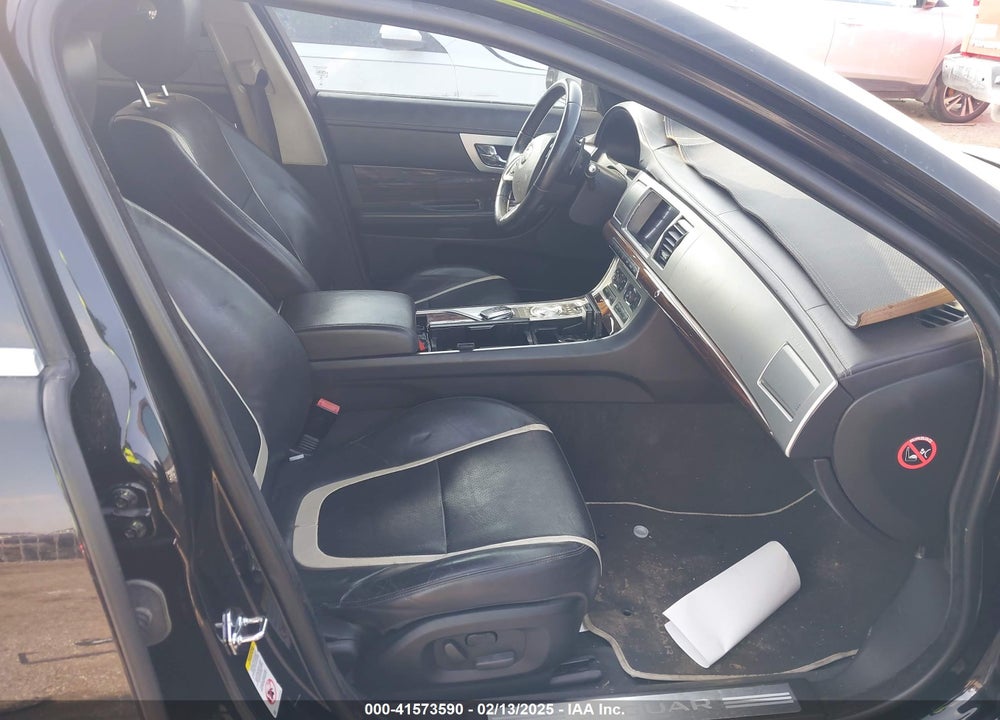 2014 JAGUAR XF VIN: SAJWA0ES4EPU09281