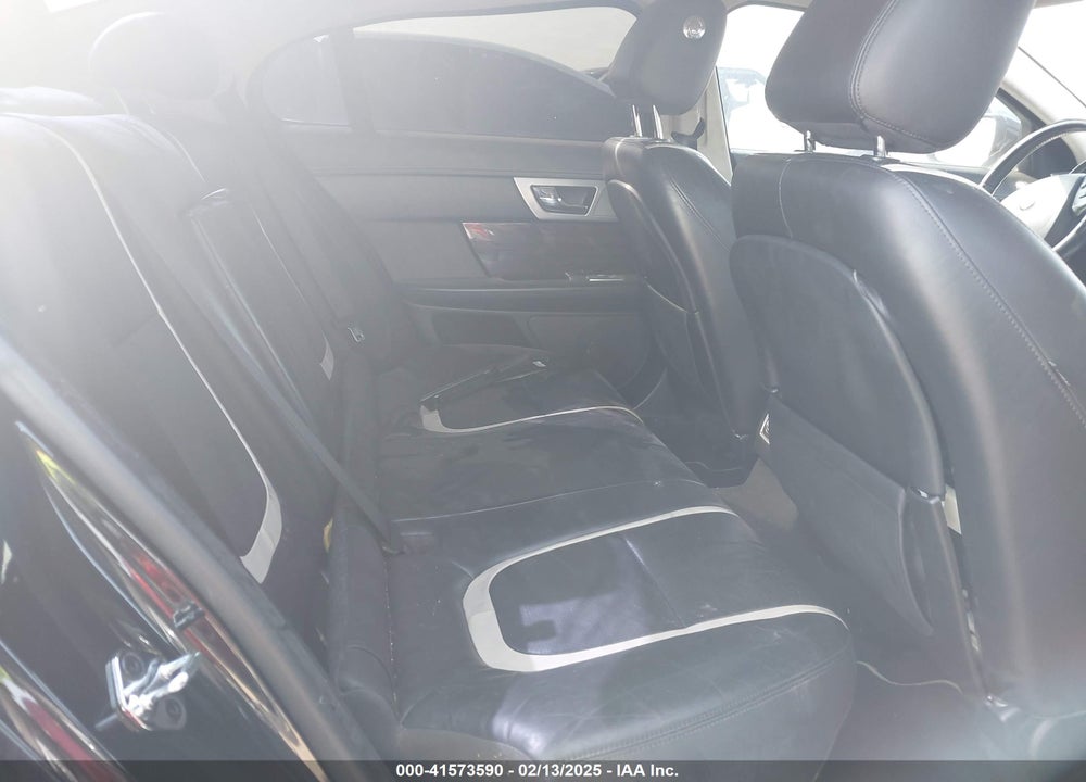 2014 JAGUAR XF VIN: SAJWA0ES4EPU09281