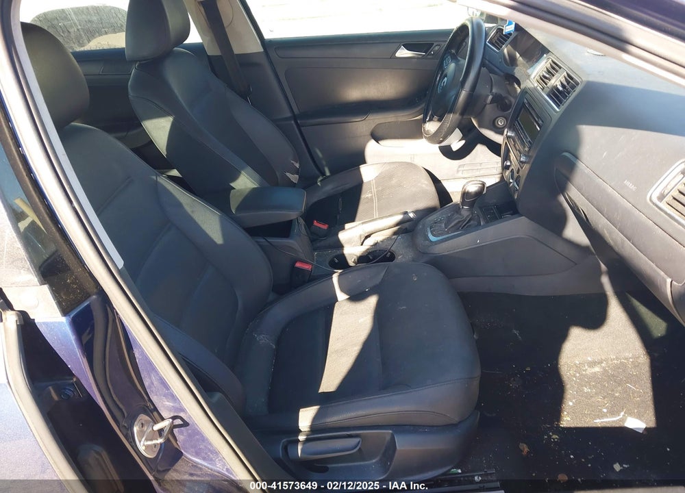 2011 VOLKSWAGEN JETTA VIN: 3VWDX7AJ3BM321590