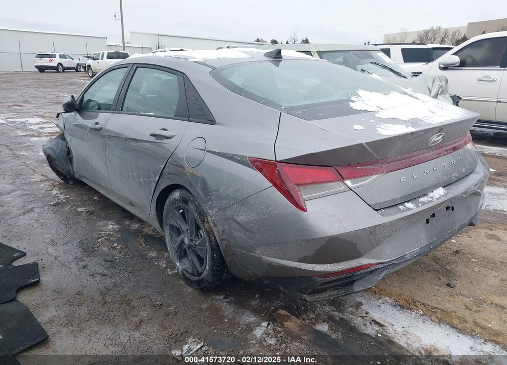 2022 HYUNDAI ELANTRA VIN: KMHLM4AG8NU263143