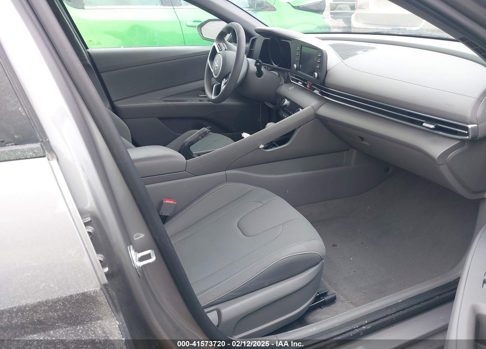 2022 HYUNDAI ELANTRA VIN: KMHLM4AG8NU263143