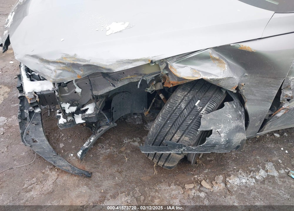 2022 HYUNDAI ELANTRA VIN: KMHLM4AG8NU263143