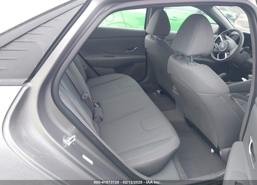 2022 HYUNDAI ELANTRA VIN: KMHLM4AG8NU263143