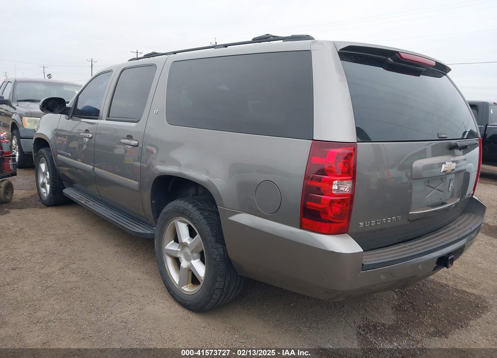 2008 CHEVROLET SUBURBAN 1500 LT VIN: 1GNFC16008J226762