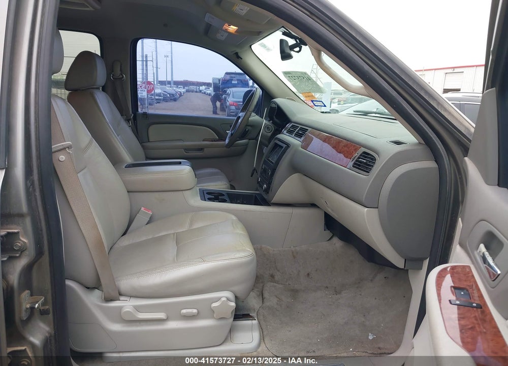 2008 CHEVROLET SUBURBAN 1500 LT VIN: 1GNFC16008J226762