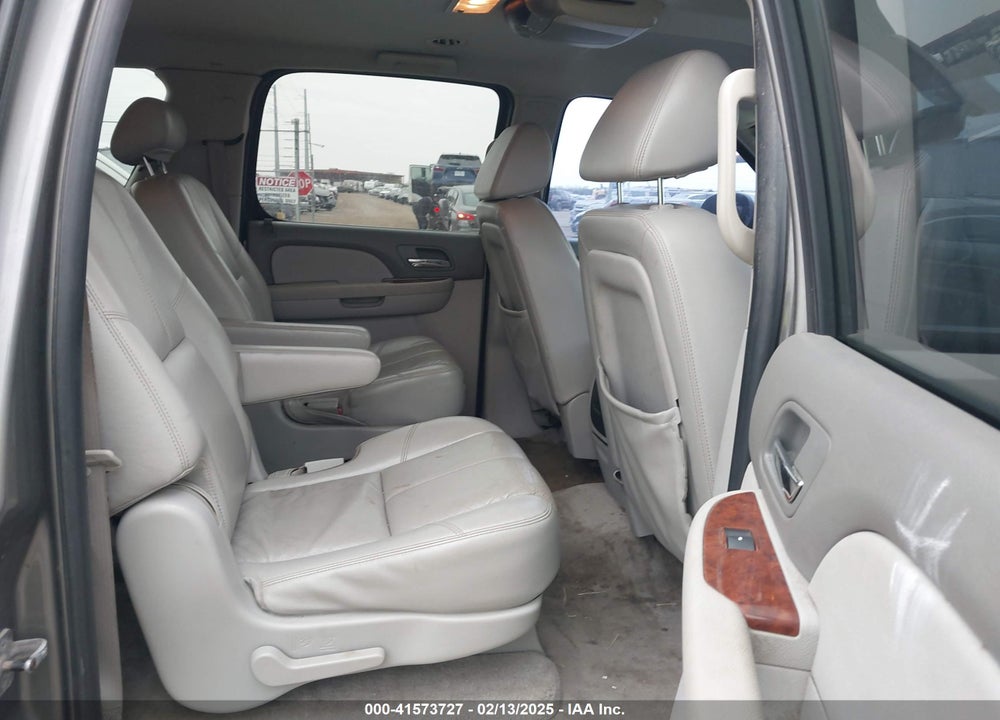 2008 CHEVROLET SUBURBAN 1500 LT VIN: 1GNFC16008J226762