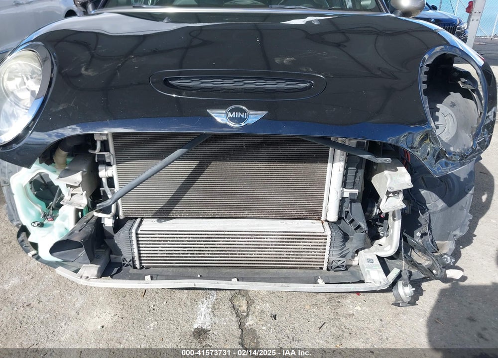 2016 MINI CLUBMAN VIN: WMWLN9C5XG2B31123