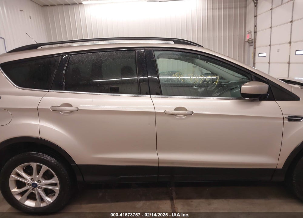 2017 FORD ESCAPE SE VIN: 1FMCU9GD9HUB76947