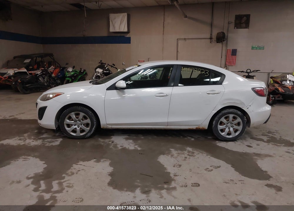 2011 MAZDA 3 I SPORT VIN: JM1BL1UG9B1901393