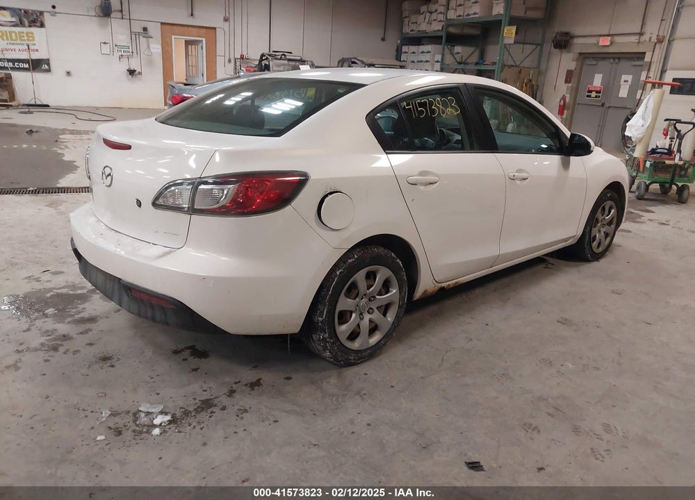 2011 MAZDA 3 I SPORT VIN: JM1BL1UG9B1901393