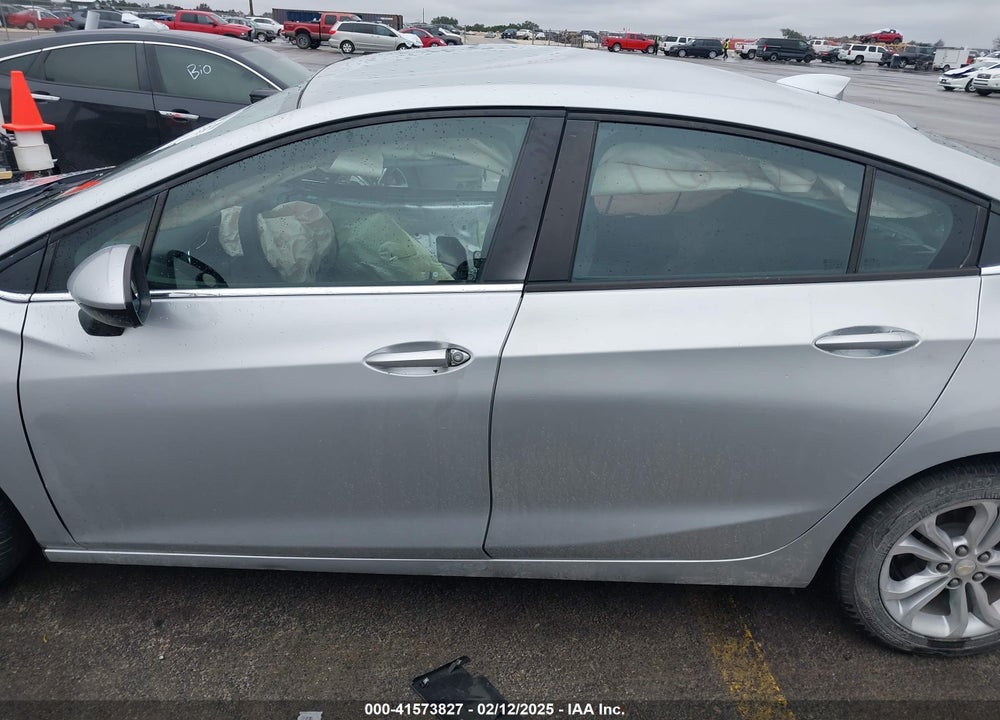 2019 CHEVROLET CRUZE VIN: 1G1BE5SM7K7114636