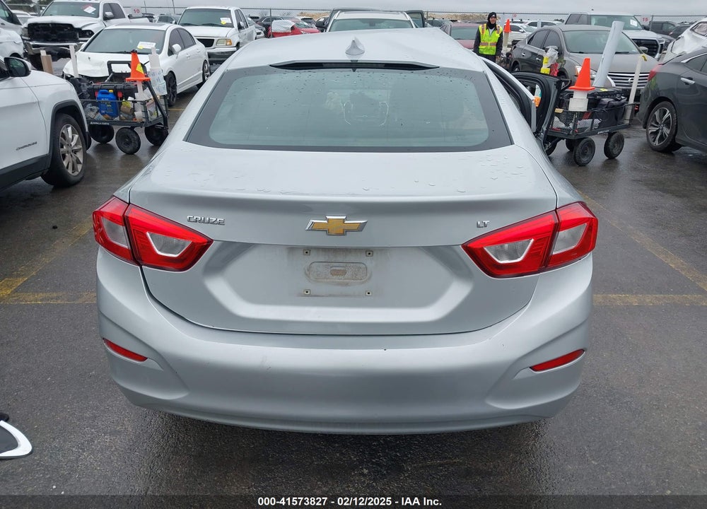 2019 CHEVROLET CRUZE VIN: 1G1BE5SM7K7114636