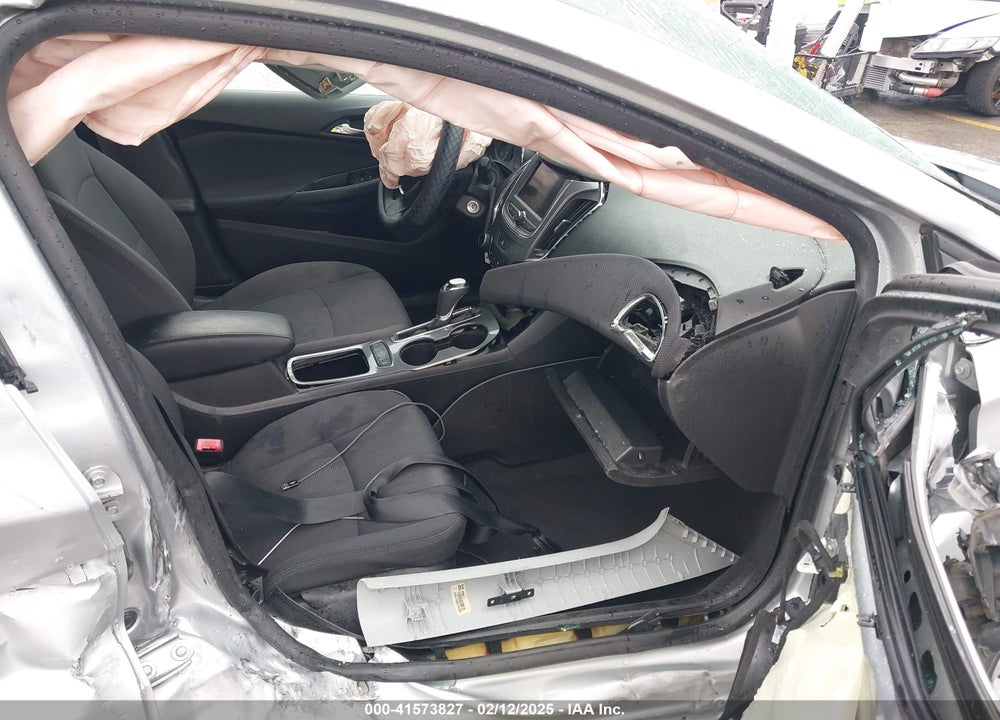 2019 CHEVROLET CRUZE VIN: 1G1BE5SM7K7114636