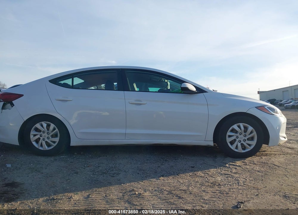 2018 HYUNDAI ELANTRA VIN: 5NPD74LF7JH235407