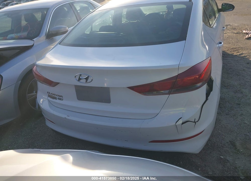 2018 HYUNDAI ELANTRA VIN: 5NPD74LF7JH235407