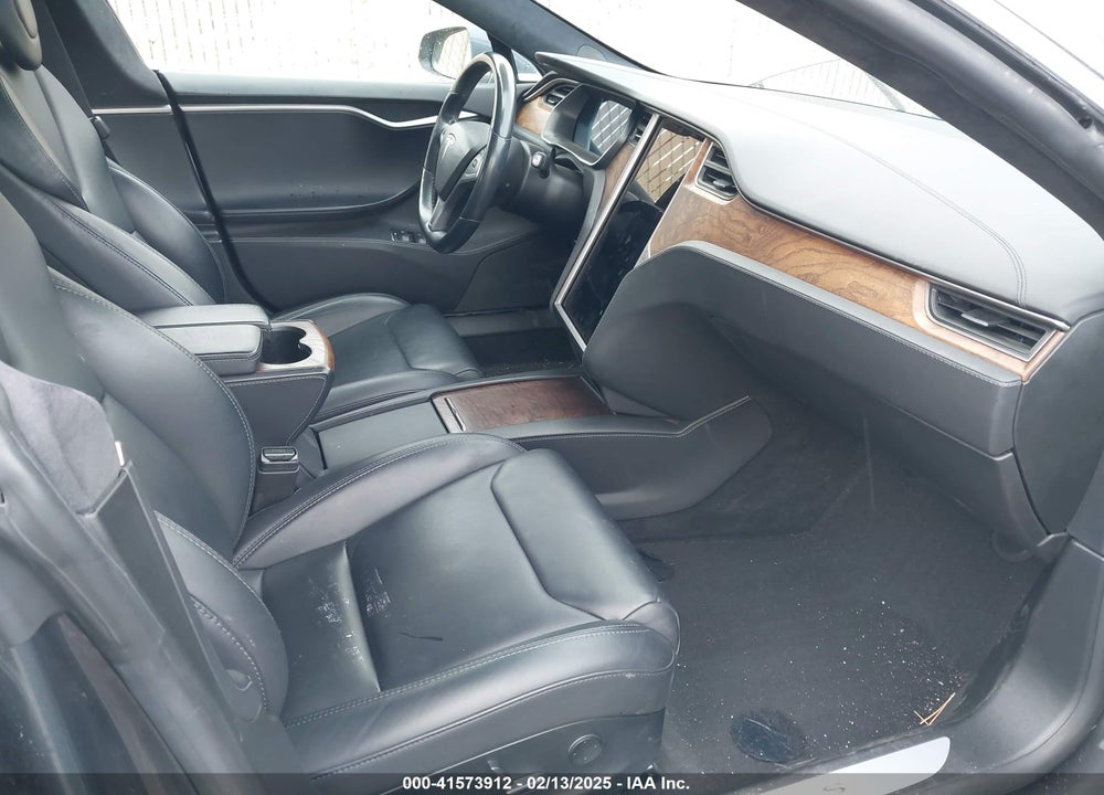 2019 TESLA MODEL S VIN: 5YJSA1E25KF303883