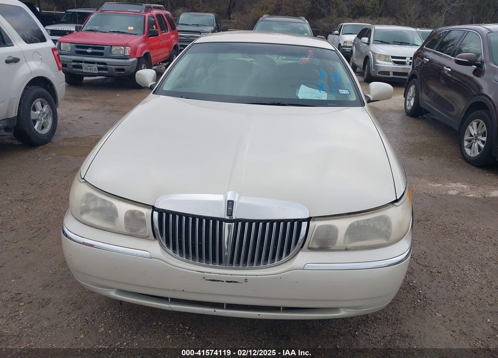 1999 LINCOLN TOWN CAR VIN: 1LNHM83W0XY687722