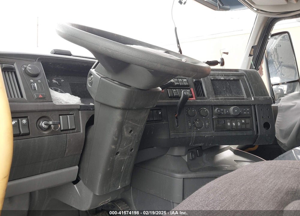 2025 VOLVO VN VNL VIN: 4V4NC9EH7SN680571