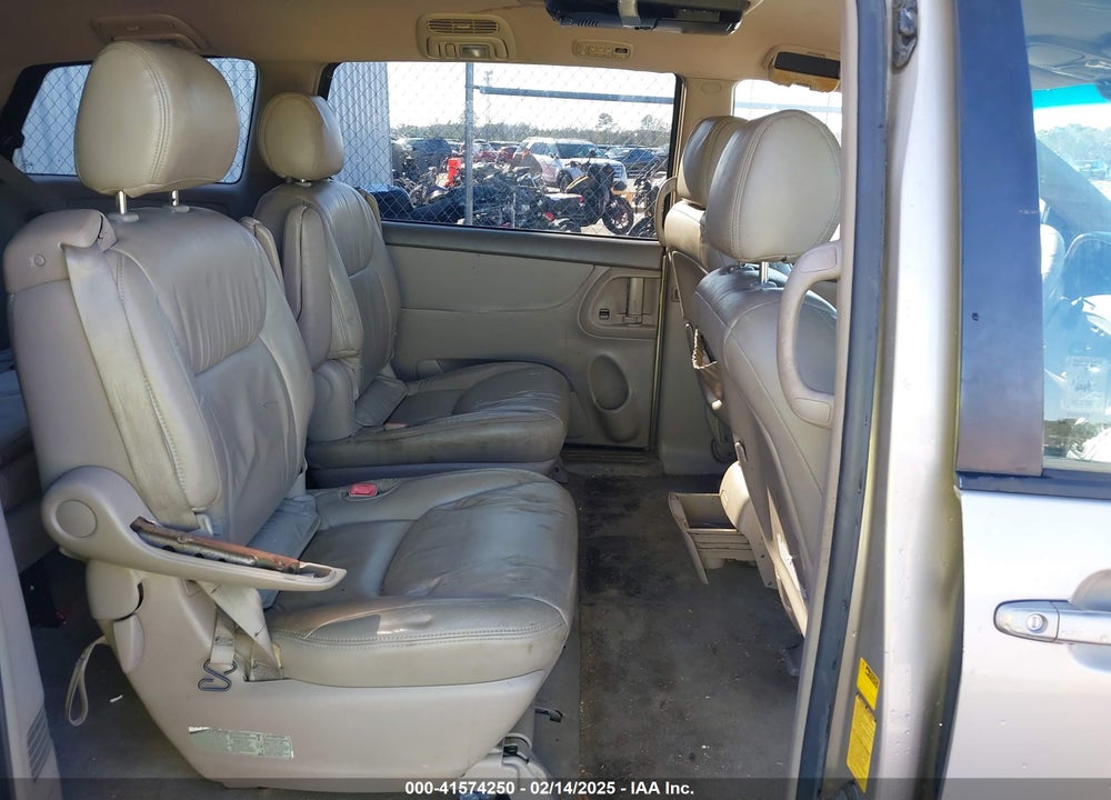 2004 TOYOTA SIENNA XLE VIN: 5TDZA22C44S194185