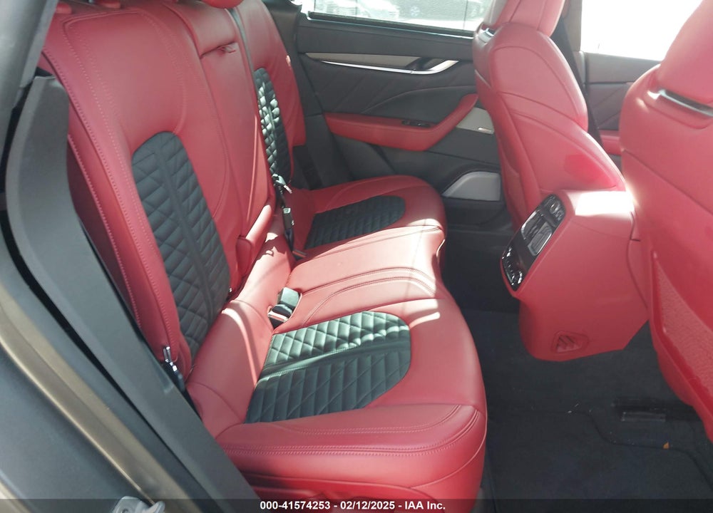 2022 MASERATI LEVANTE TROFEO VIN: ZN661ZUT3NX389424