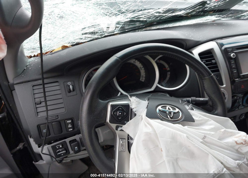 2015 TOYOTA TACOMA VIN: 5TFLU4EN3FX142646