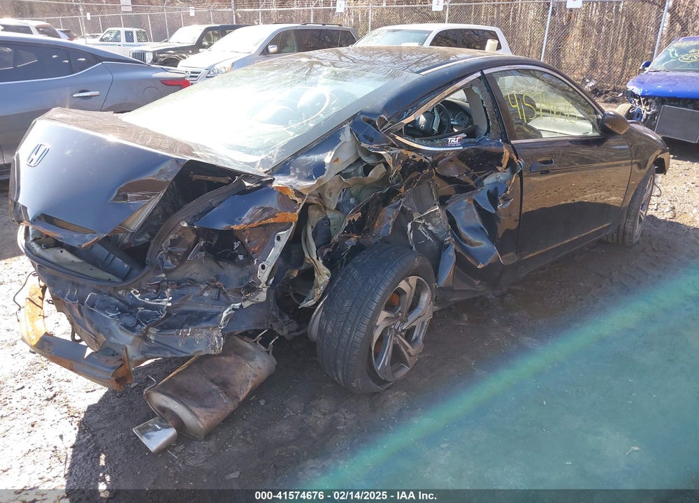 2010 HONDA ACCORD VIN: 1HGCS1B37AA014866