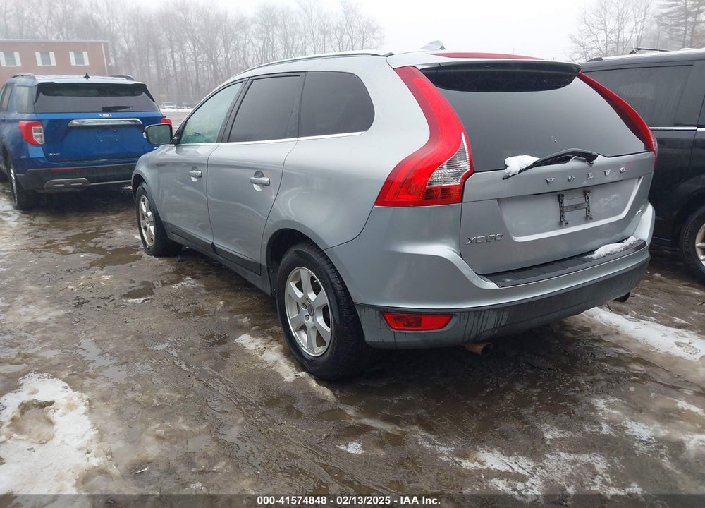 2011 VOLVO XC60 3.2 VIN: YV4940DZXB2183867