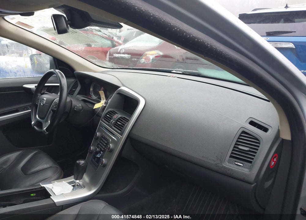 2011 VOLVO XC60 3.2 VIN: YV4940DZXB2183867