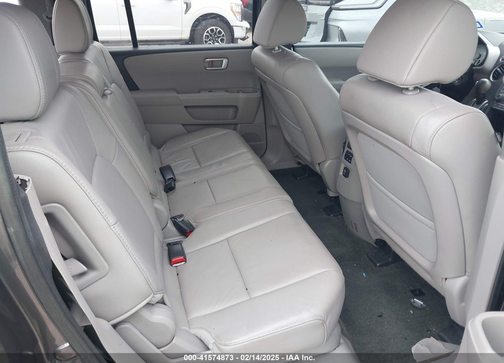 2015 HONDA PILOT VIN: 5FNYF3H50FB023372