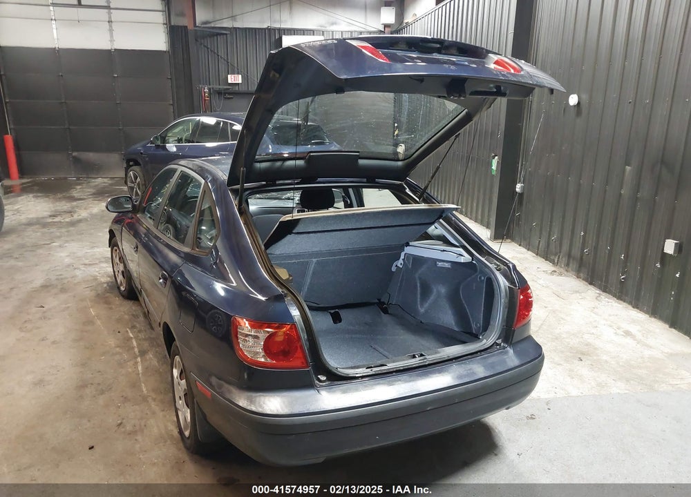2005 HYUNDAI ELANTRA VIN: KMHDN56D65U164794