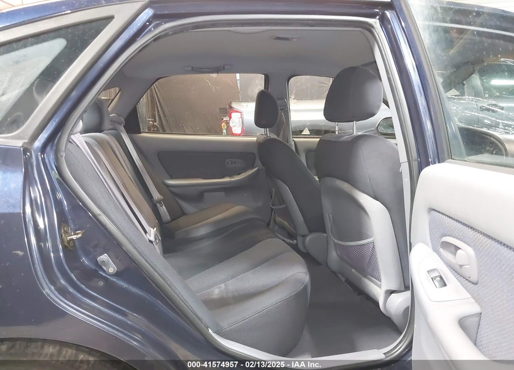 2005 HYUNDAI ELANTRA VIN: KMHDN56D65U164794