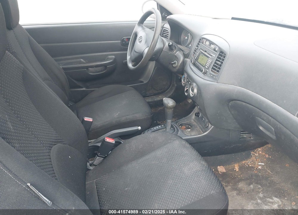 2008 HYUNDAI ACCENT VIN: KMHCM36C58U093487