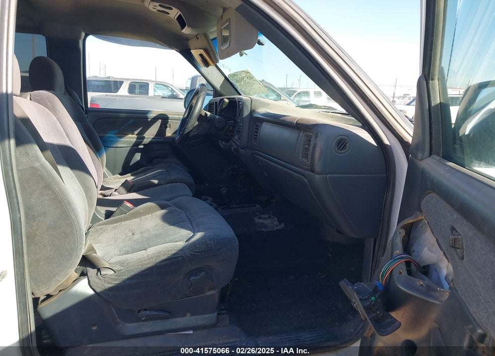 2002 CHEVROLET SILVERADO 1500 LS VIN: 1GCEK19T42E251371