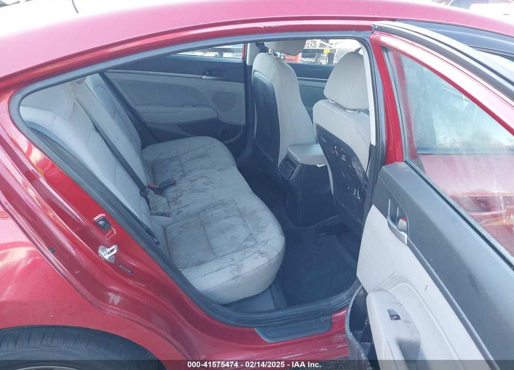 2017 HYUNDAI ELANTRA VIN: 5NPD84LF5HH189812