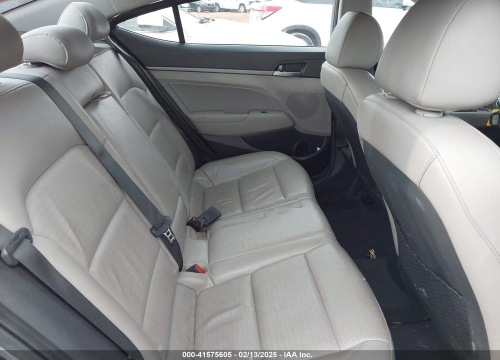 2017 HYUNDAI ELANTRA VIN: 5NPD84LF2HH018841