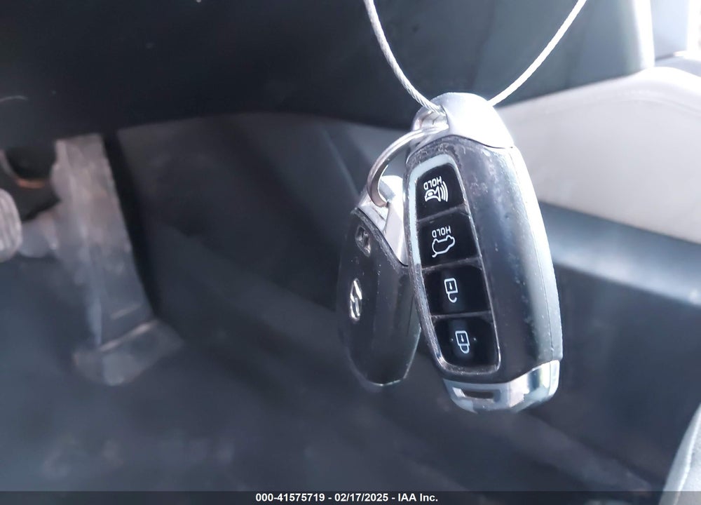 2020 HYUNDAI SANTA FE SEL VIN: 5NMS33AD7LH137279