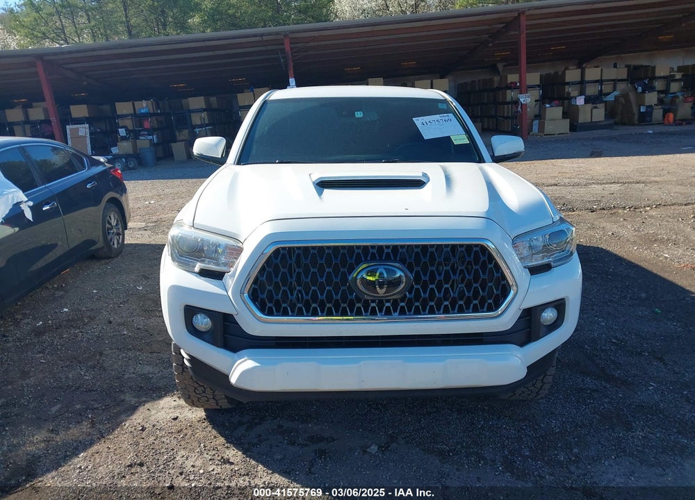 2018 TOYOTA TACOMA VIN: 3TMCZ5AN2JM158560