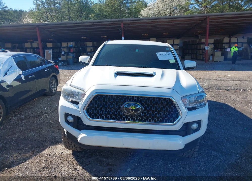 2018 TOYOTA TACOMA VIN: 3TMCZ5AN2JM158560