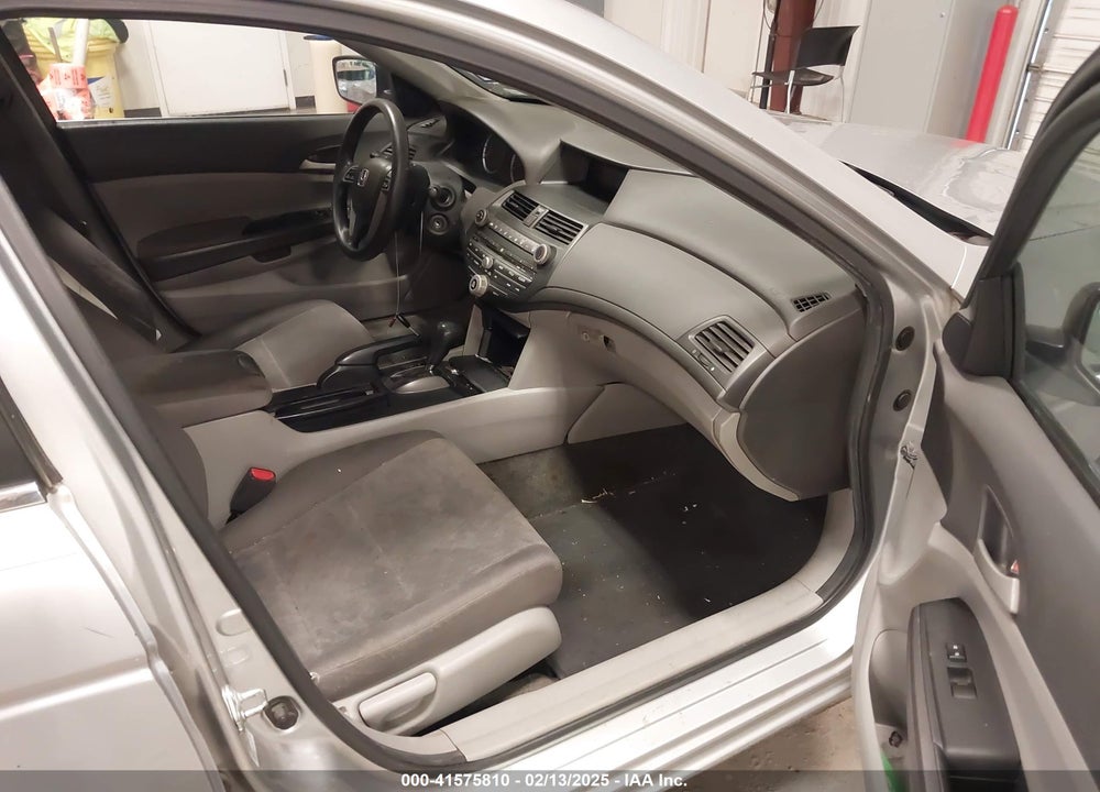 2010 HONDA ACCORD 2.4 LX VIN: 1HGCP2F33AA189343
