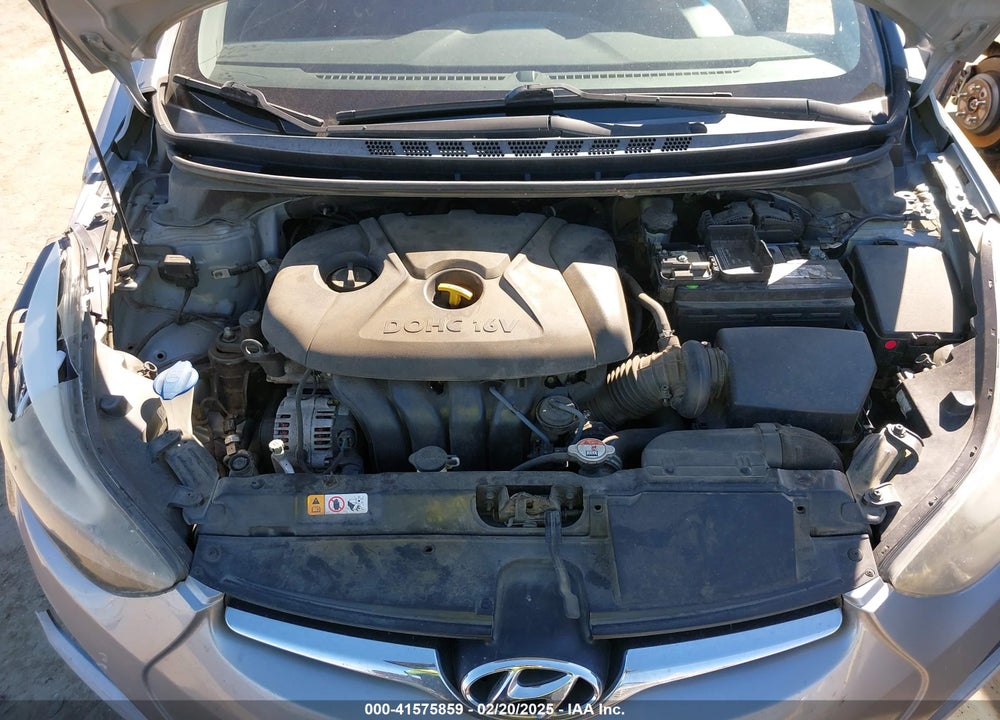 2016 HYUNDAI ELANTRA VIN: 5NPDH4AE1GH724739
