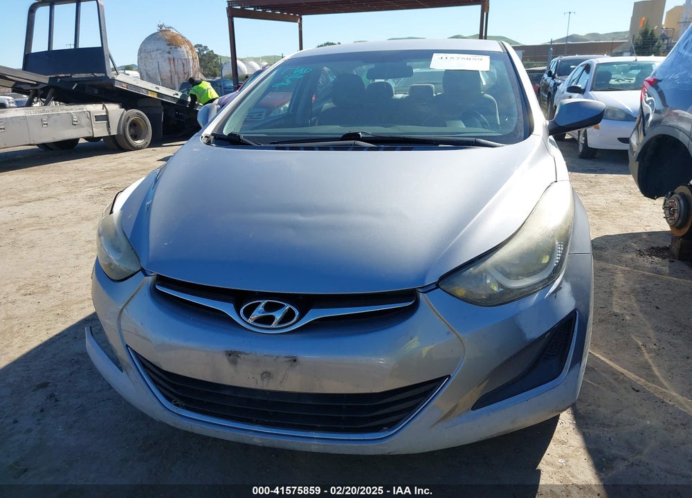 2016 HYUNDAI ELANTRA VIN: 5NPDH4AE1GH724739