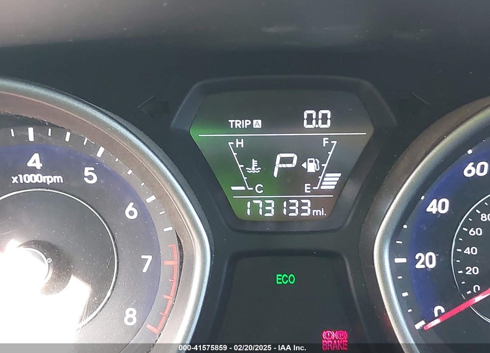 2016 HYUNDAI ELANTRA VIN: 5NPDH4AE1GH724739