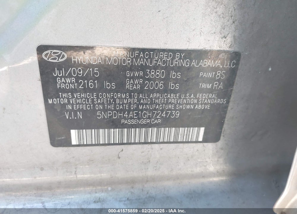 2016 HYUNDAI ELANTRA VIN: 5NPDH4AE1GH724739