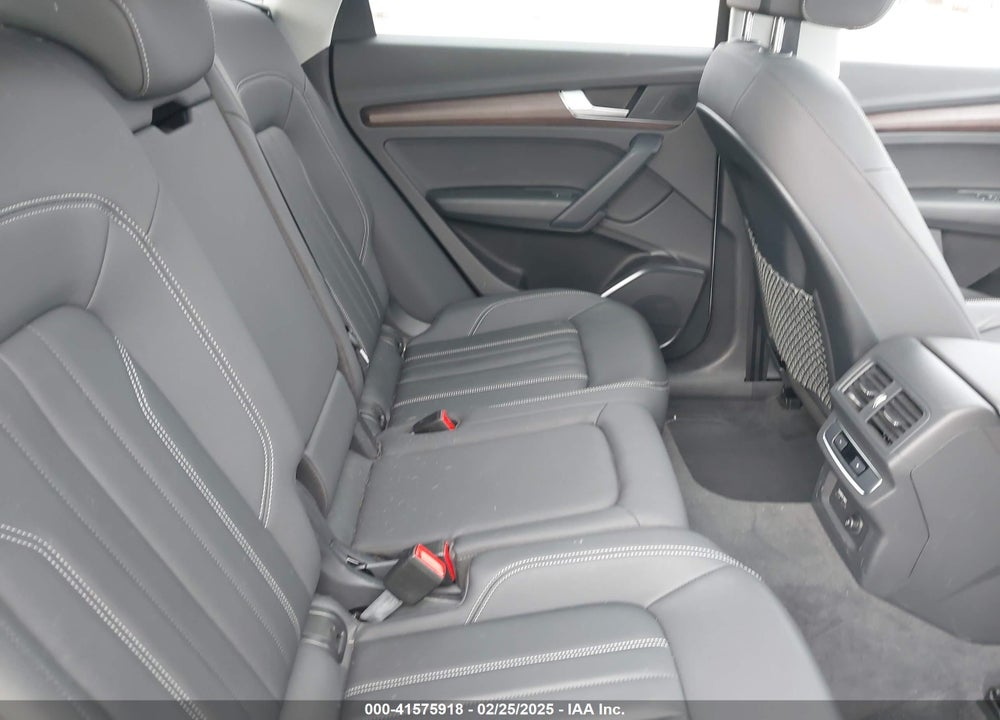 2021 AUDI Q5 VIN: WA1AAAFY4M2004318