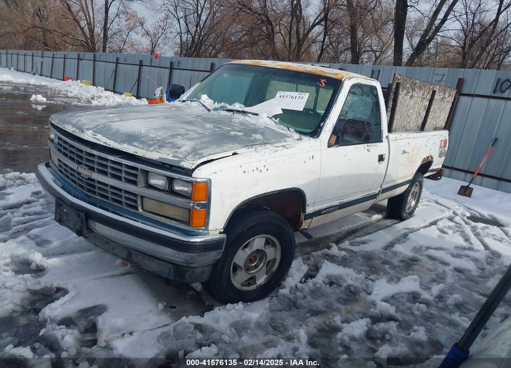 1989 CHEVROLET GMT-400 K2500 VIN: 1GCFK24K3KE242377