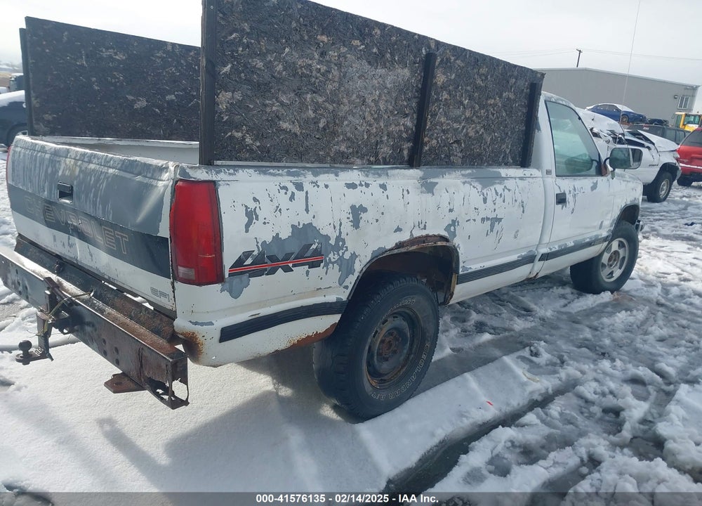 1989 CHEVROLET GMT-400 K2500 VIN: 1GCFK24K3KE242377