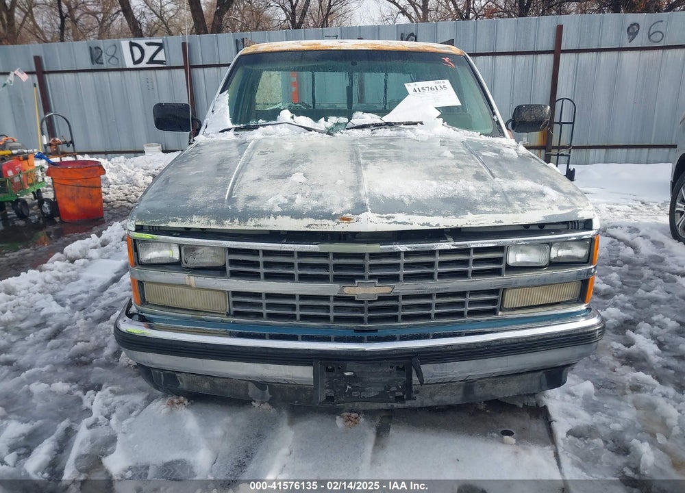 1989 CHEVROLET GMT-400 K2500 VIN: 1GCFK24K3KE242377